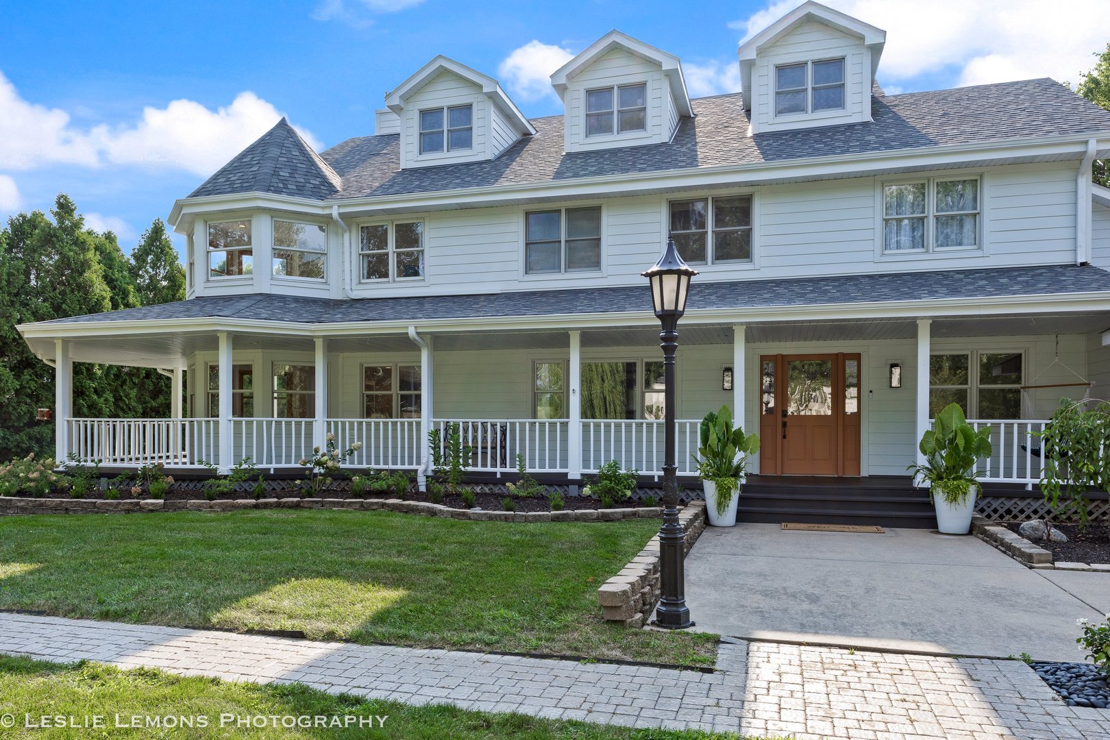 8S452 Bell Drive
