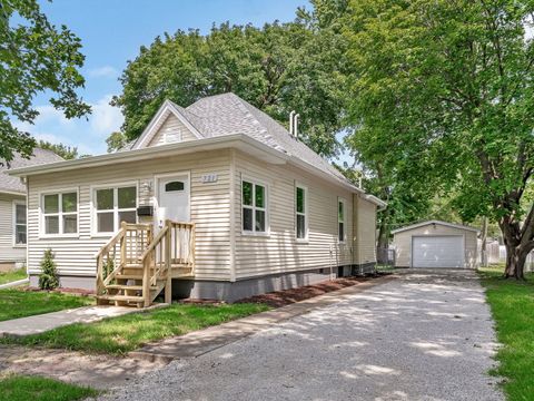 Tiny photo for 721 W South Street, Pontiac, IL 61764 (MLS # 12433929)