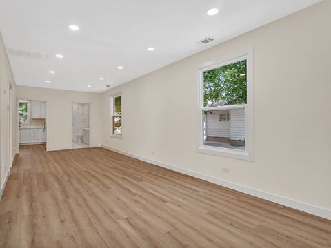 Tiny photo for 721 W South Street, Pontiac, IL 61764 (MLS # 12433929)