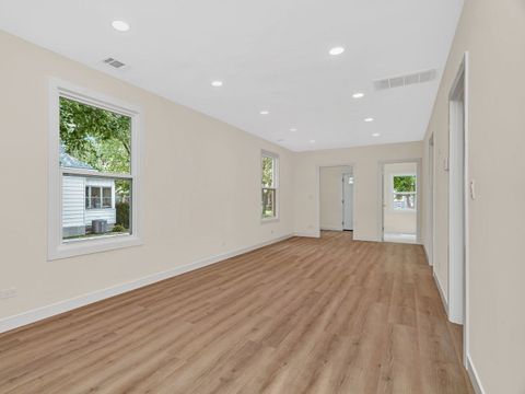 Tiny photo for 721 W South Street, Pontiac, IL 61764 (MLS # 12433929)