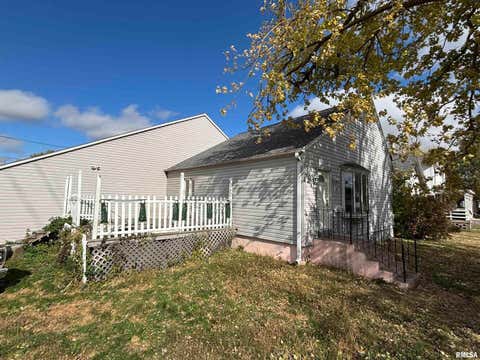 Photo of 560 S 4TH Avenue, Clinton, IA 52732 (MLS # QC4268644)