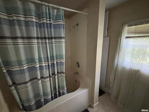 Tiny photo for 560 S 4TH Avenue, Clinton, IA 52732 (MLS # QC4268644)