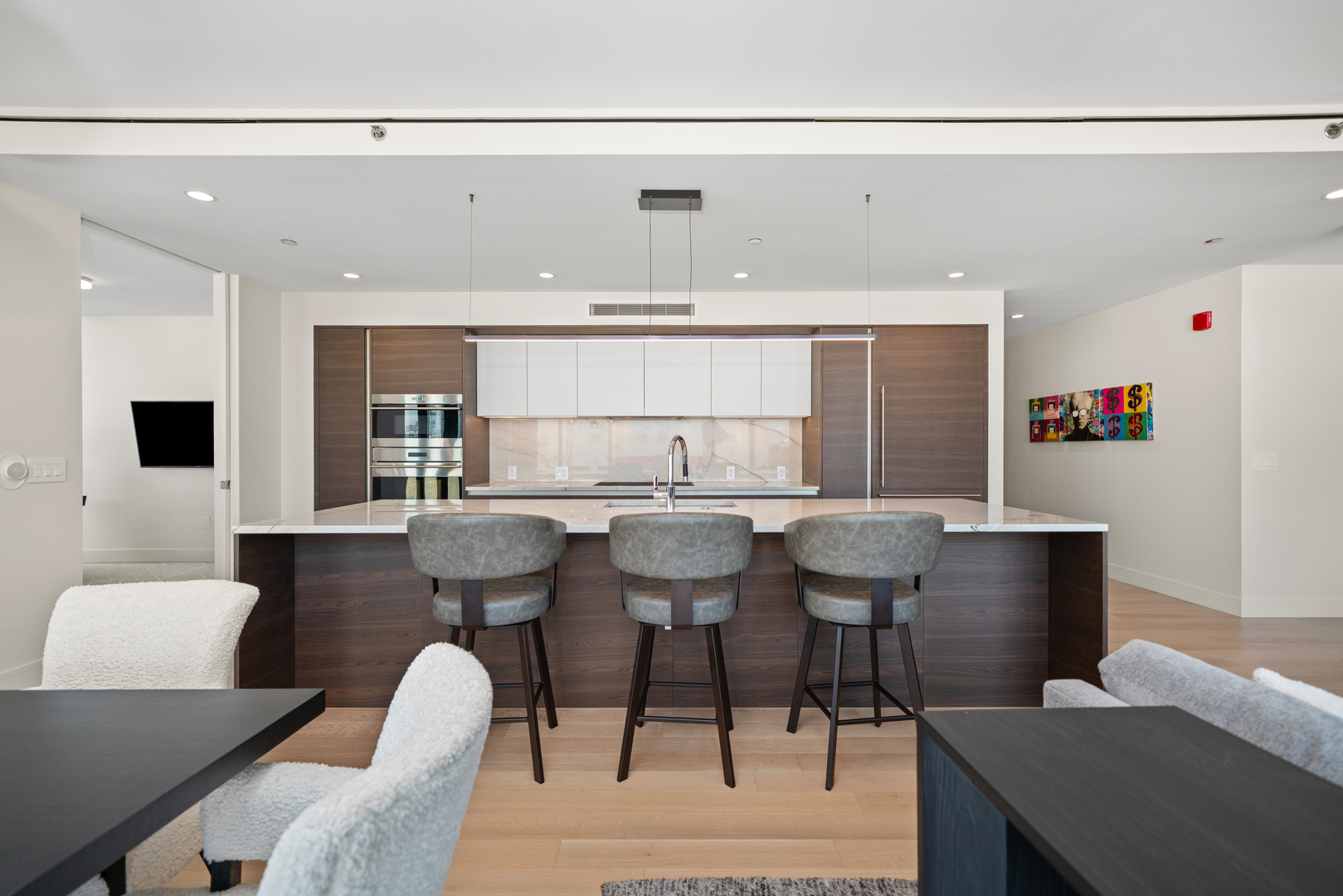 366 W Superior Street 604