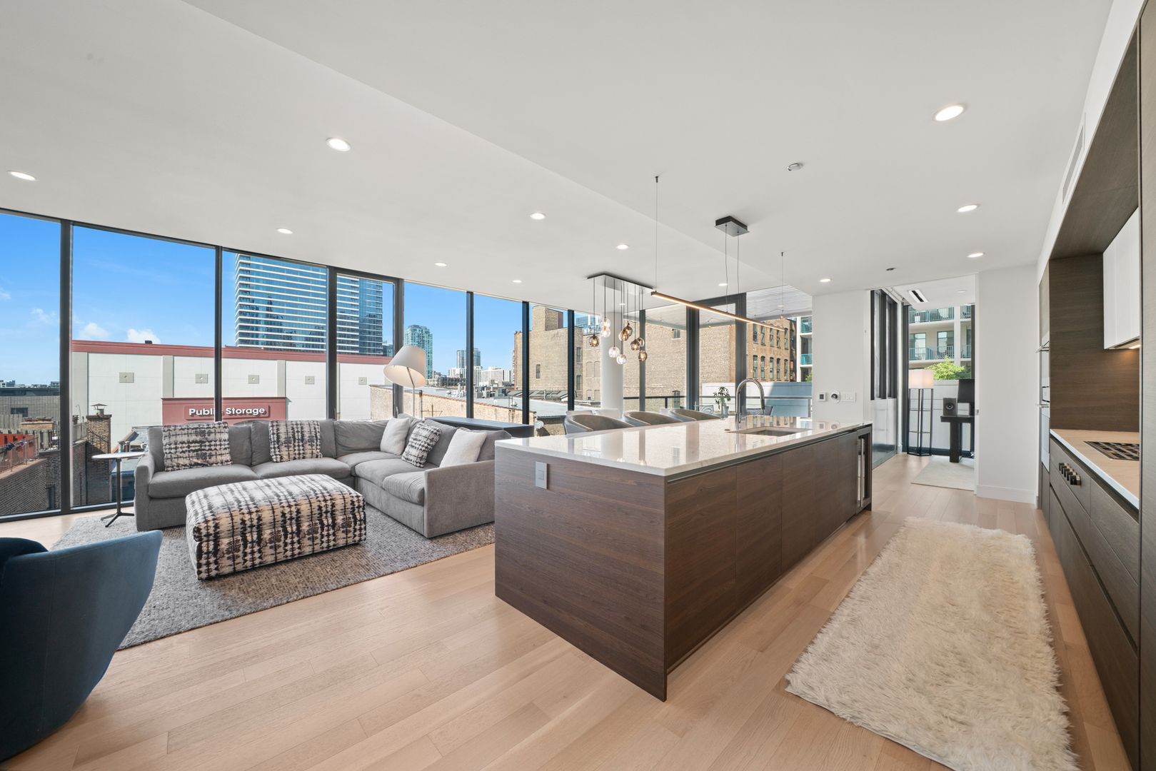 366 W Superior Street 604