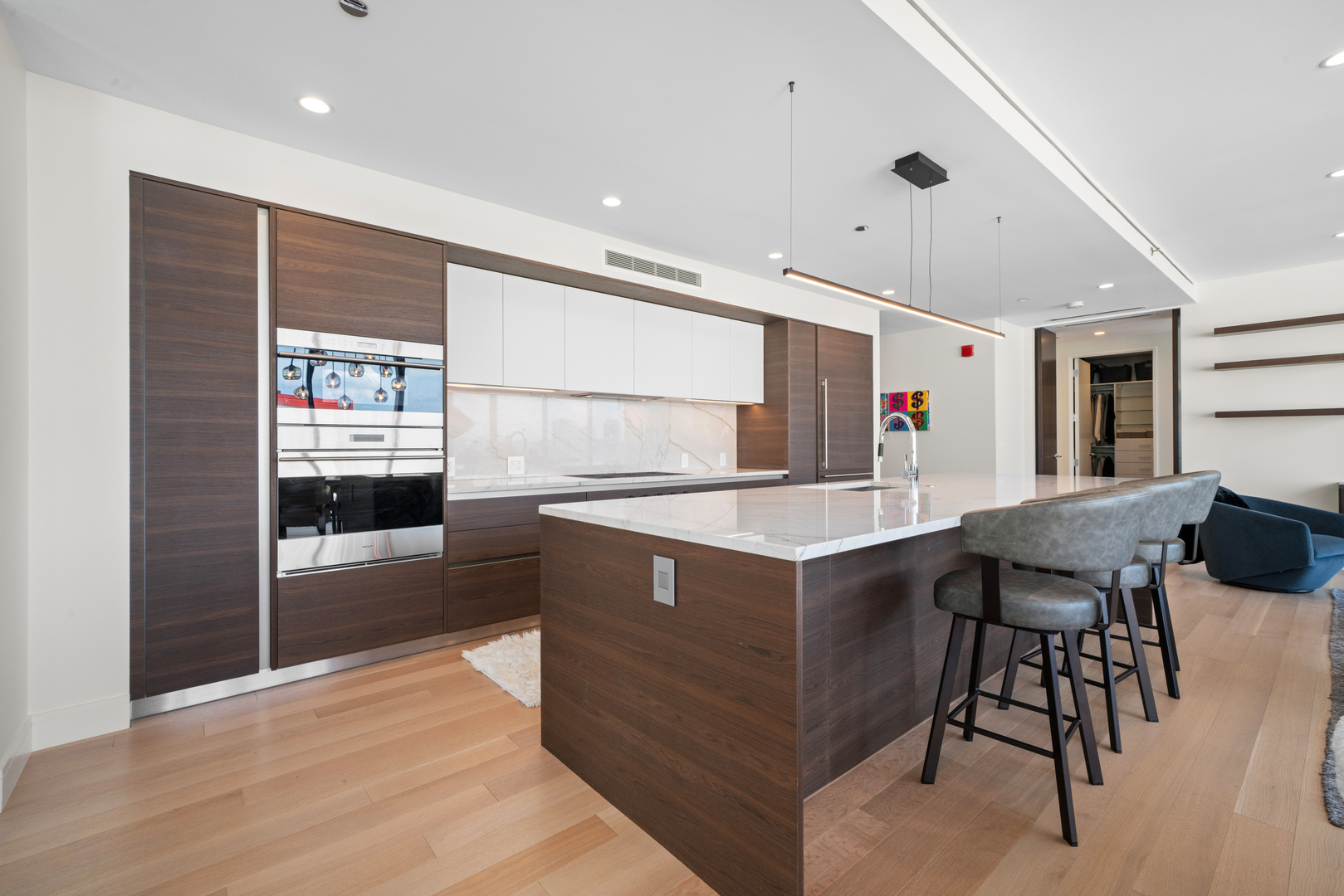366 W Superior Street 604