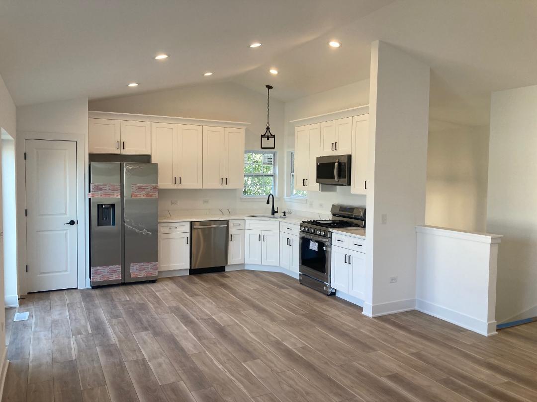 2433 Saddle Ridge Drive