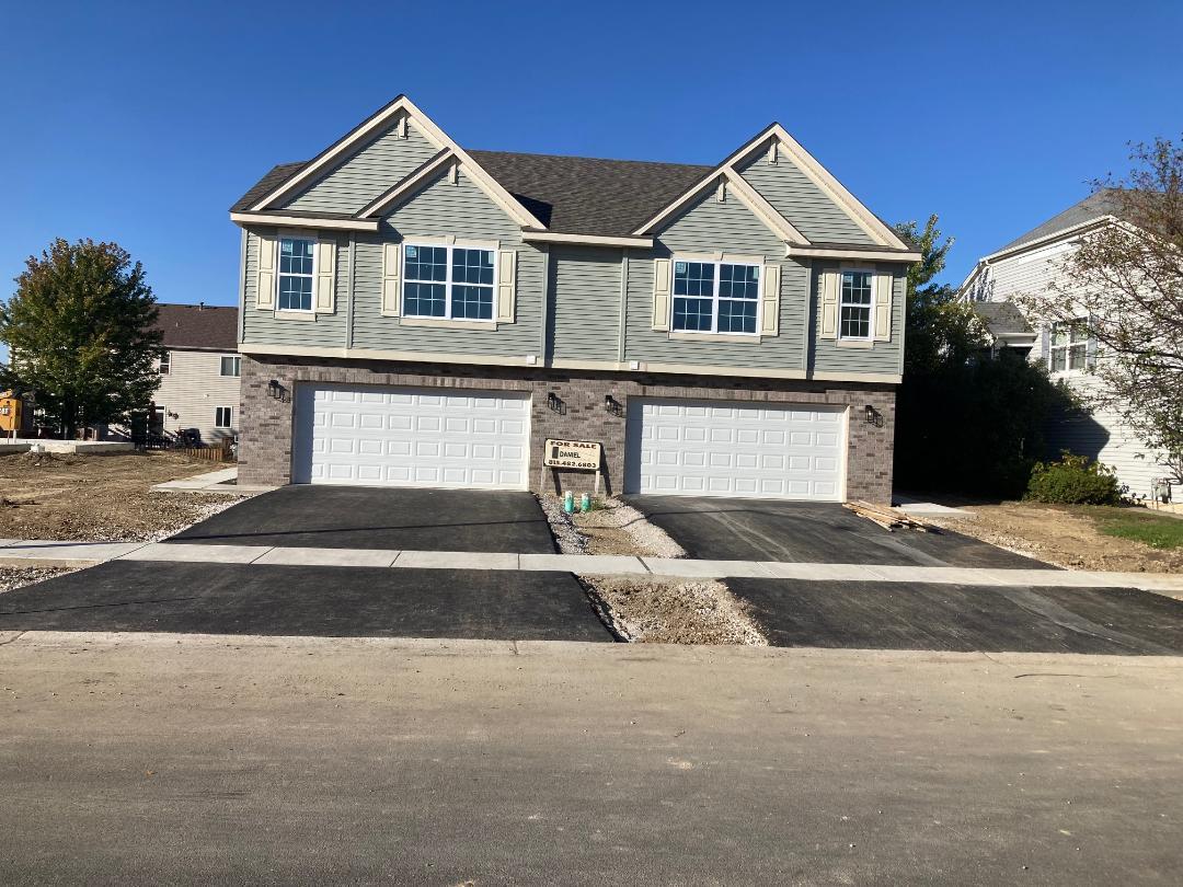 2433 Saddle Ridge Drive