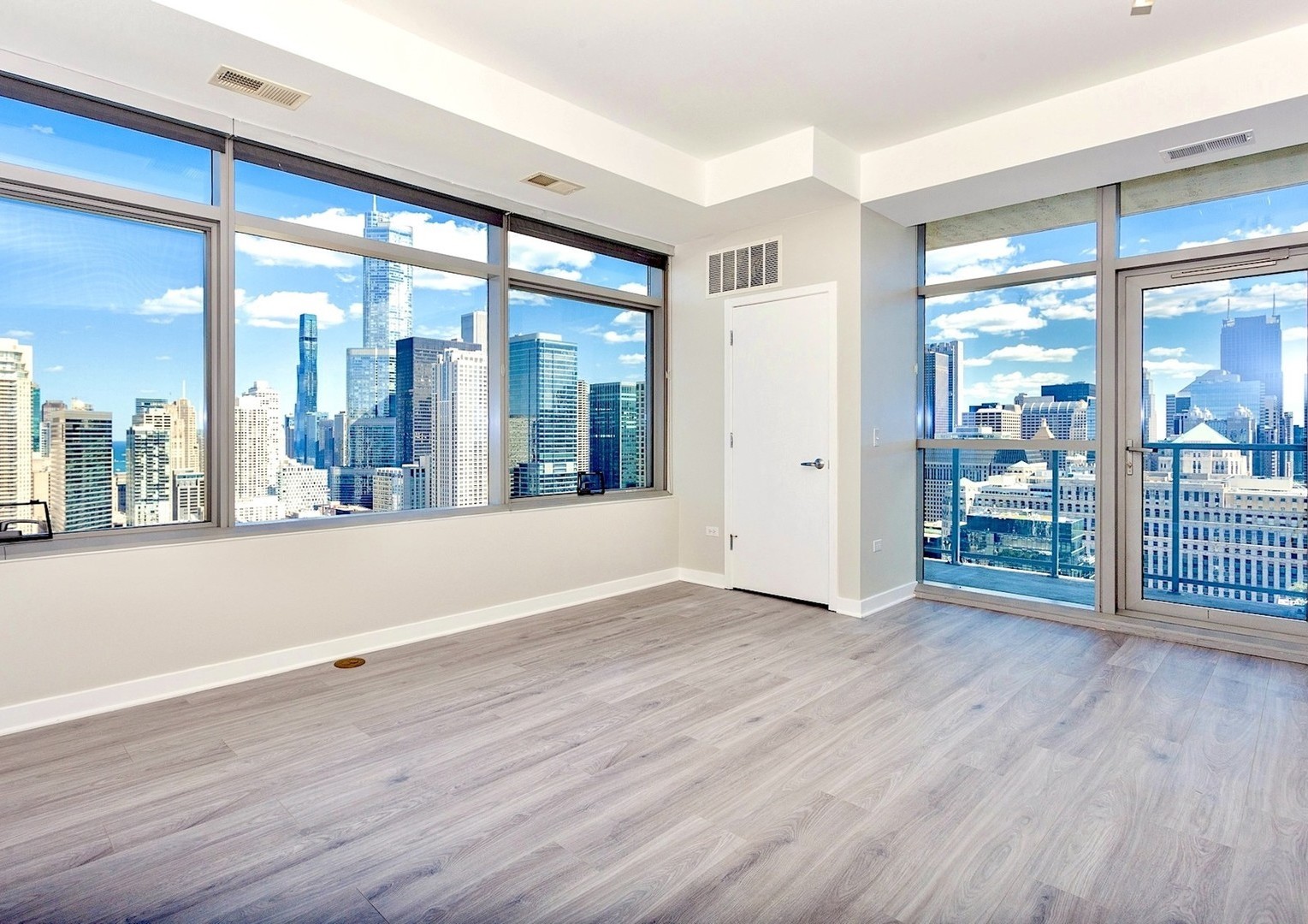 303 W Ohio Street 3503