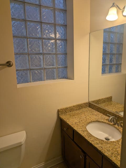 Tiny photo for 435 E 42nd Street #1, Chicago, IL 60653 (MLS # 12552430)