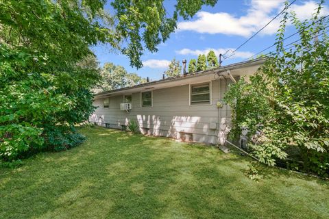 Tiny photo for 1507 W Columbia Avenue, Champaign, IL 61821 (MLS # 12463430)