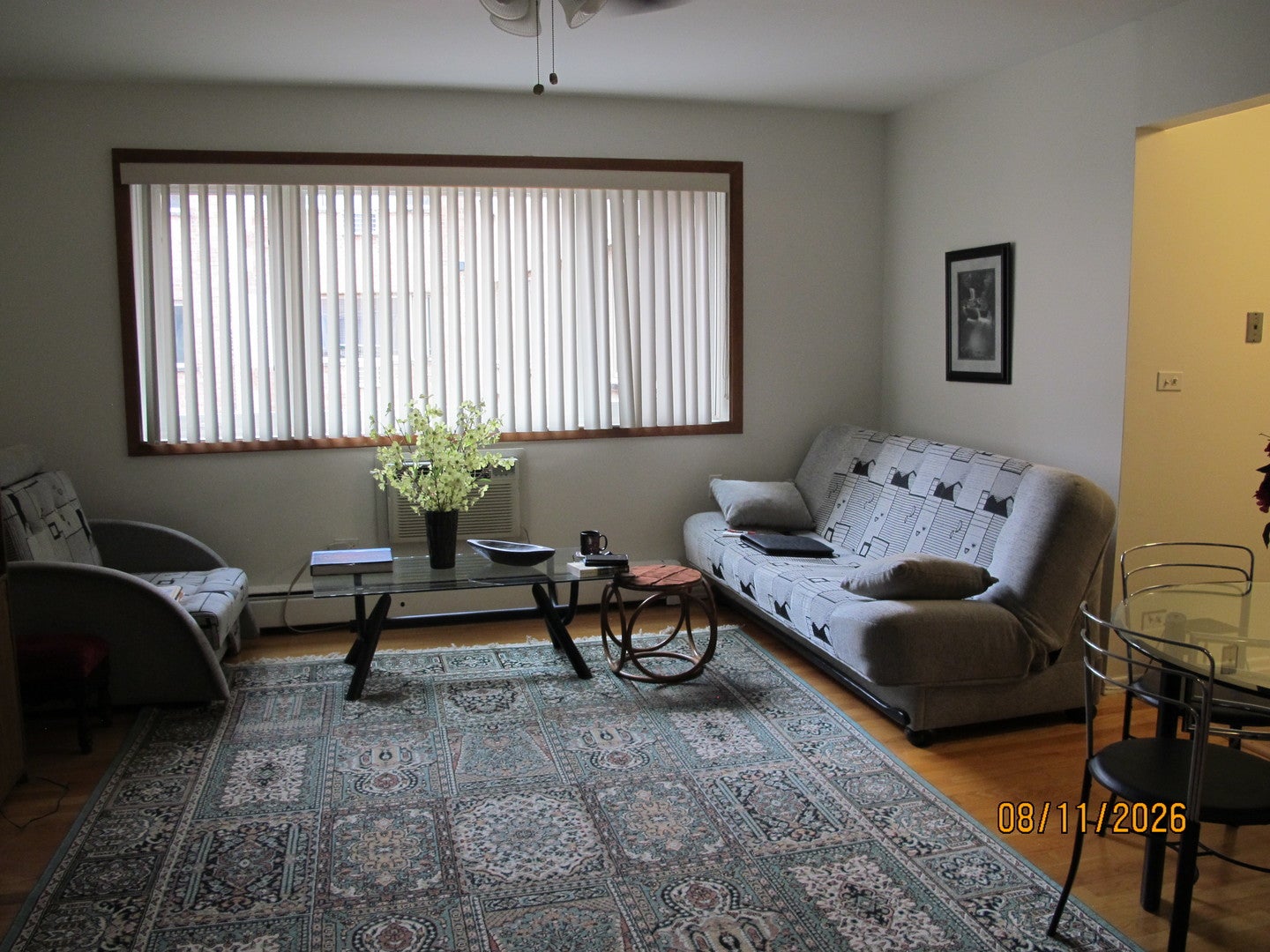 426 W Barry Avenue 409