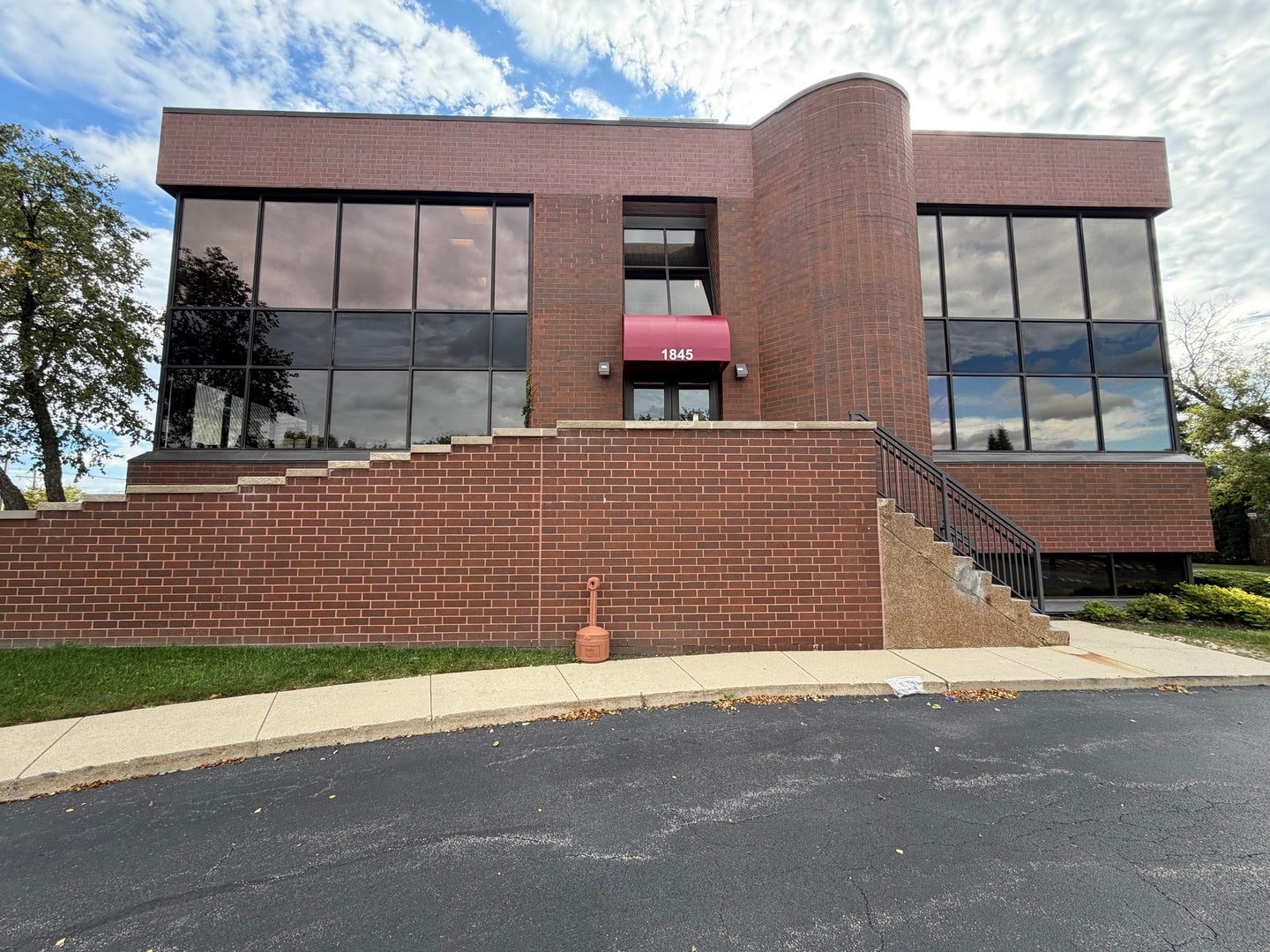 1845 E Rand Road L111