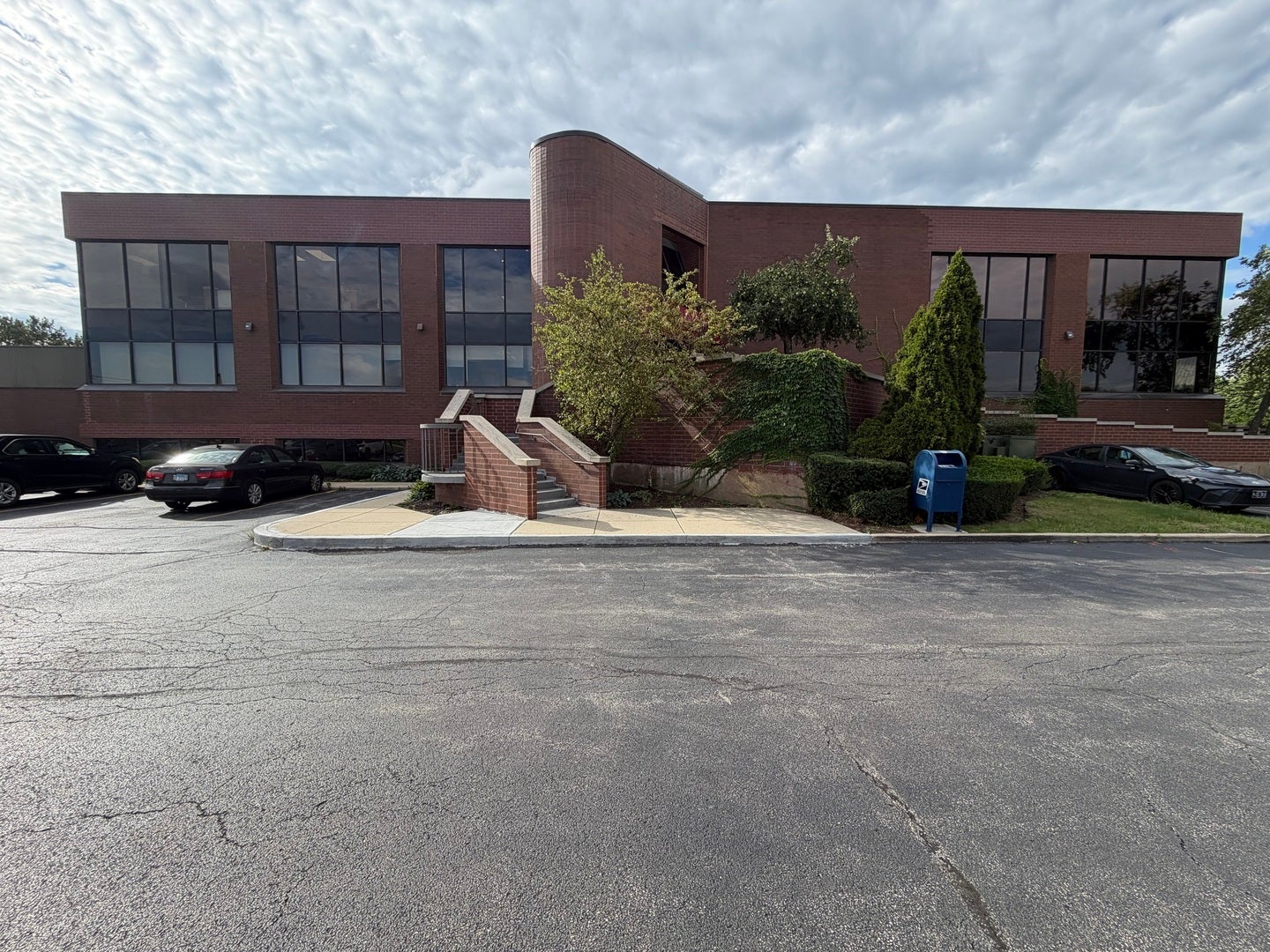 1845 E Rand Road L111