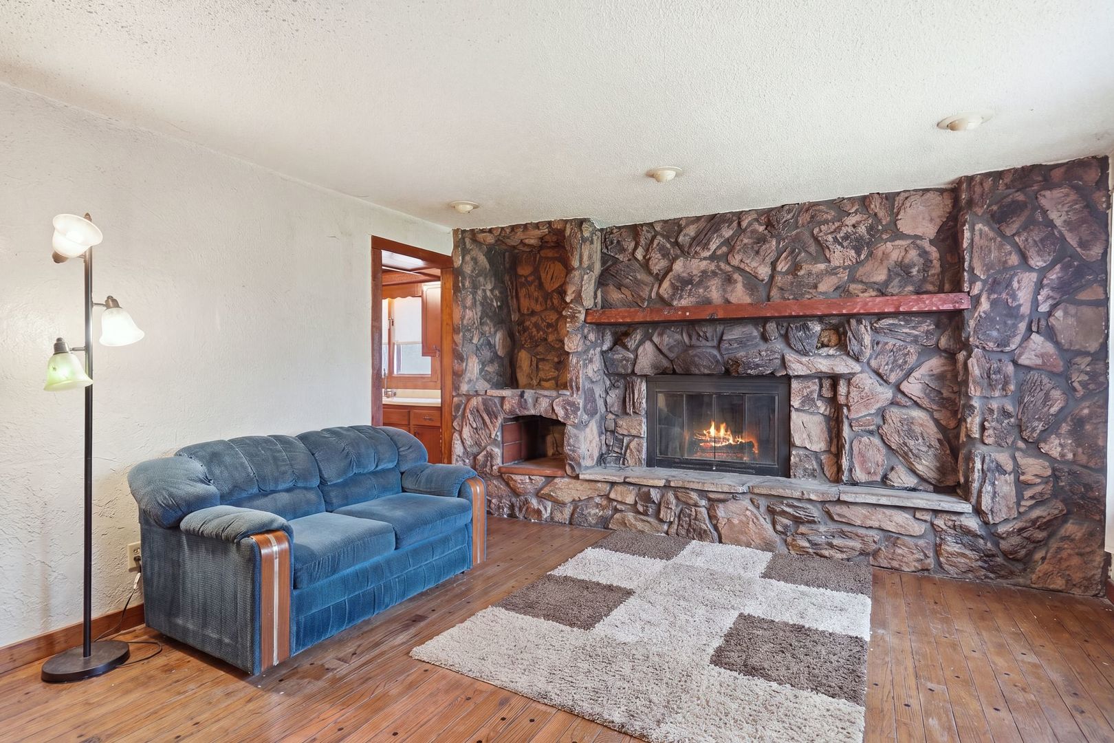 7915 W 70th Street