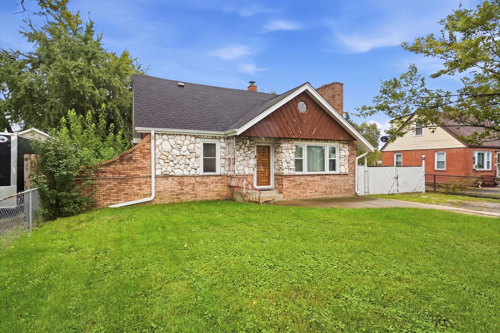 7915 W 70th Street