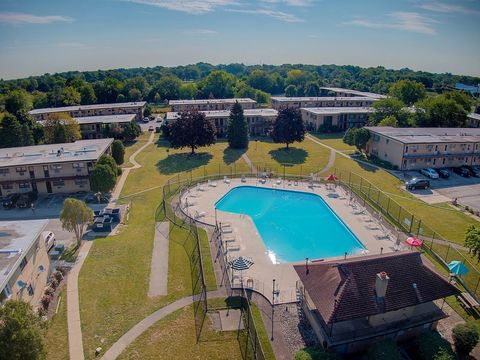 Tiny photo for 38 King Arthur Court #14, Northlake, IL 60164 (MLS # 12398748)