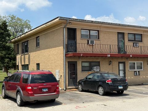 Tiny photo for 38 King Arthur Court #14, Northlake, IL 60164 (MLS # 12398748)