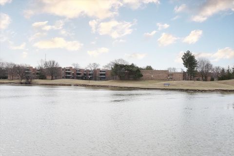 Tiny photo for 1813 Hemlock Place #109, Schaumburg, IL 60173 (MLS # 12601902)