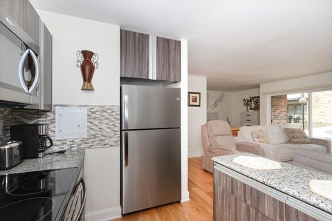 Tiny photo for 1813 Hemlock Place #109, Schaumburg, IL 60173 (MLS # 12601902)