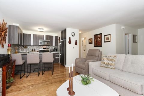 Tiny photo for 1813 Hemlock Place #109, Schaumburg, IL 60173 (MLS # 12601902)