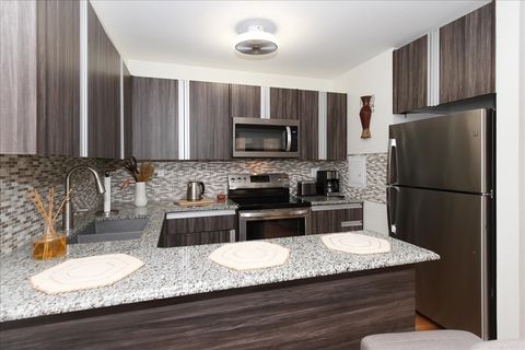 Tiny photo for 1813 Hemlock Place #109, Schaumburg, IL 60173 (MLS # 12601902)