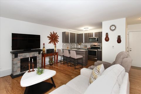 Tiny photo for 1813 Hemlock Place #109, Schaumburg, IL 60173 (MLS # 12601902)