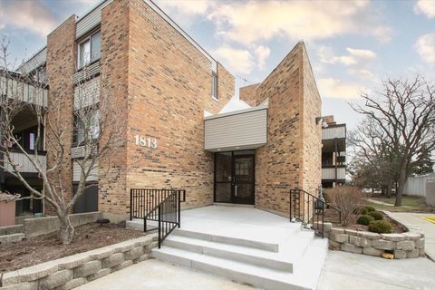 Photo of 1813 Hemlock Place #109, Schaumburg, IL 60173 (MLS # 12601902)