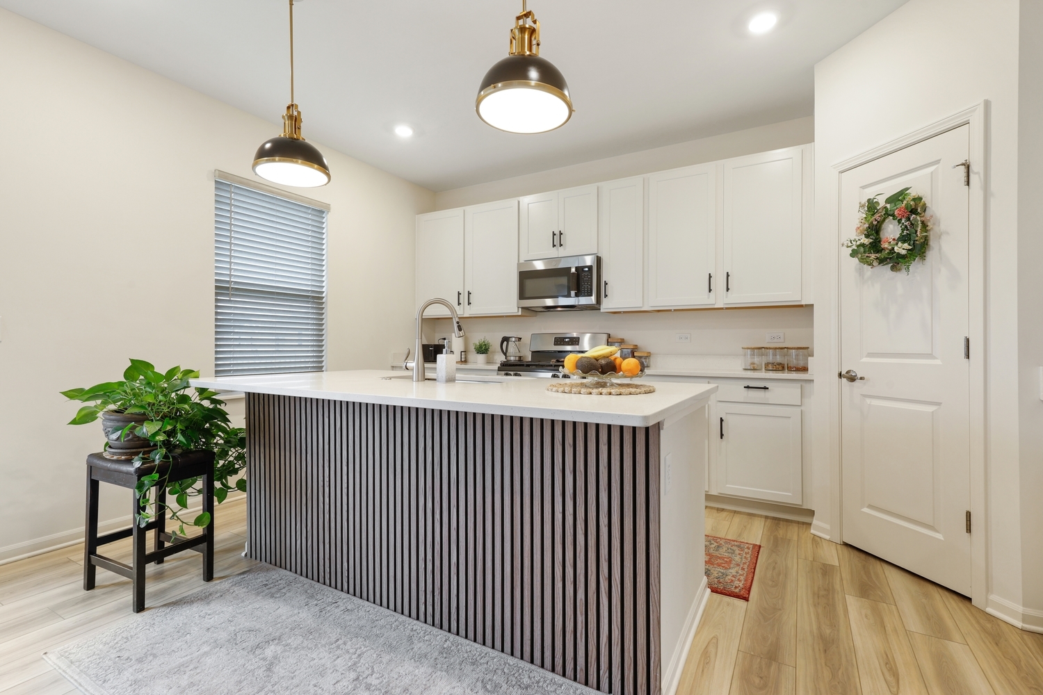 8608 Savoy Court
