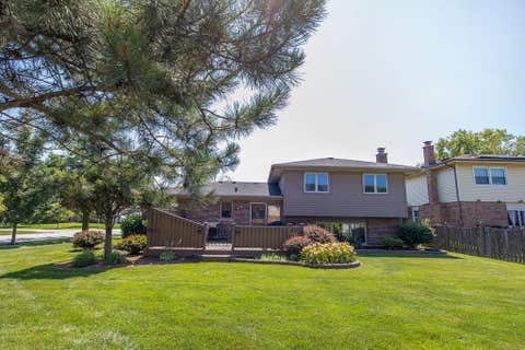 Tiny photo for 17207 Valley Drive, Tinley Park, IL 60487 (MLS # 12697474)