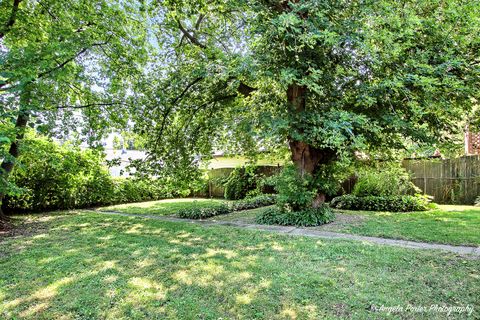 Tiny photo for 1705 Victoria Avenue, North Chicago, IL 60064 (MLS # 12442241)