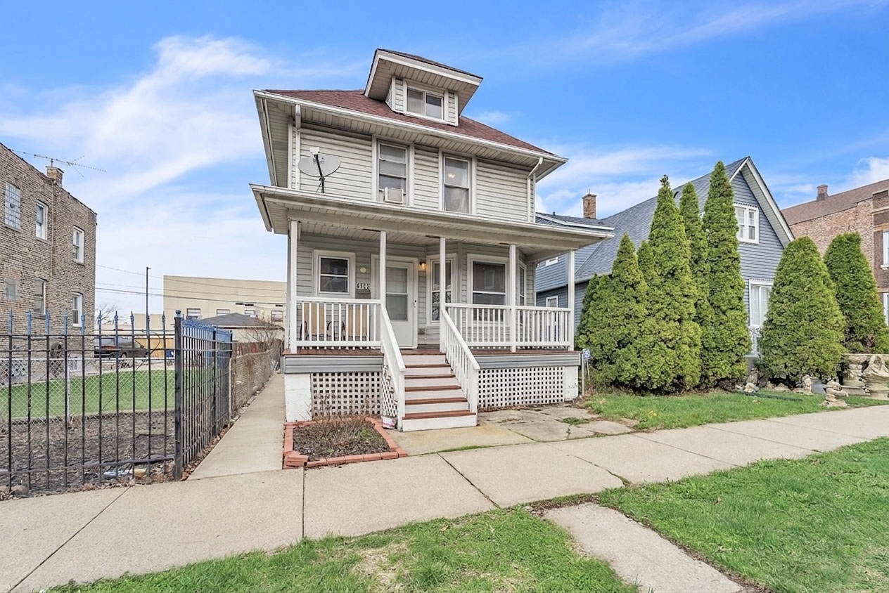 4822 W 22nd Place