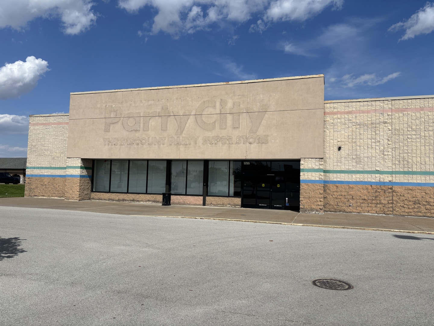 Photo 1 of 4 — 5255 Elmore Avenue, Davenport, IA 52807