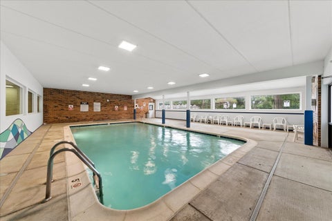 Tiny photo for 1400 N Elmhurst Road #318, Mount Prospect, IL 60056 (MLS # 12758196)