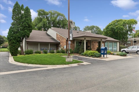 Tiny photo for 1400 N Elmhurst Road #318, Mount Prospect, IL 60056 (MLS # 12758196)