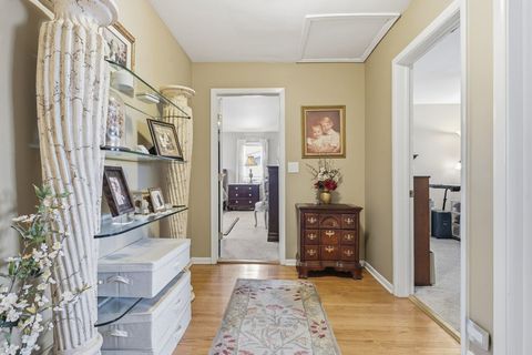 Tiny photo for 602 S Edward Street, Mount Prospect, IL 60056 (MLS # 12607700)