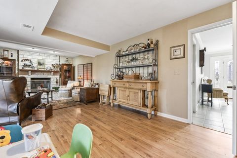 Tiny photo for 602 S Edward Street, Mount Prospect, IL 60056 (MLS # 12607700)