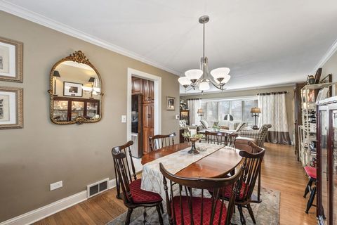 Tiny photo for 602 S Edward Street, Mount Prospect, IL 60056 (MLS # 12607700)