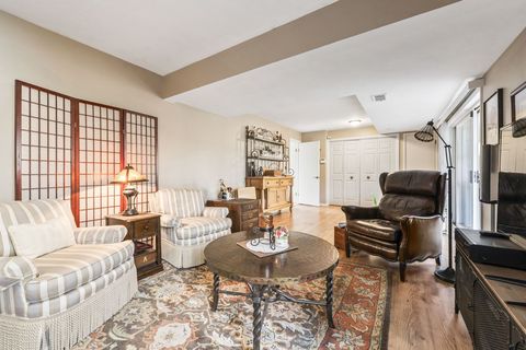 Tiny photo for 602 S Edward Street, Mount Prospect, IL 60056 (MLS # 12607700)