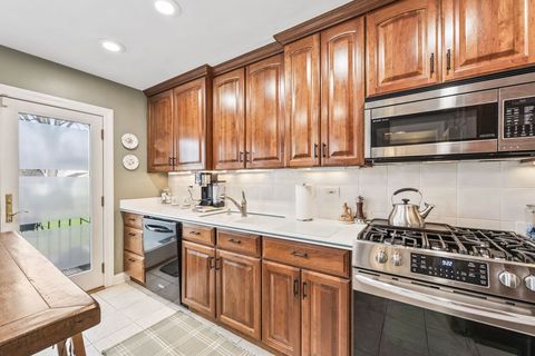 Tiny photo for 602 S Edward Street, Mount Prospect, IL 60056 (MLS # 12607700)