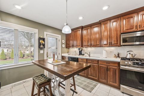 Tiny photo for 602 S Edward Street, Mount Prospect, IL 60056 (MLS # 12607700)