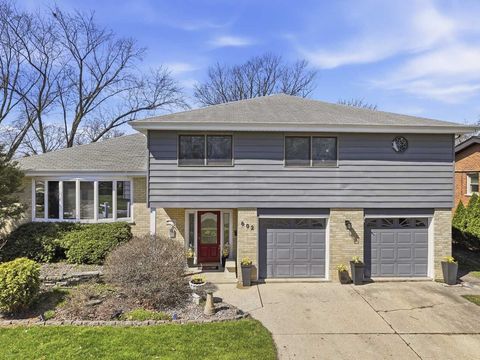 Tiny photo for 602 S Edward Street, Mount Prospect, IL 60056 (MLS # 12607700)