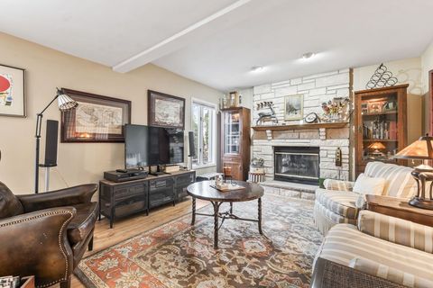 Tiny photo for 602 S Edward Street, Mount Prospect, IL 60056 (MLS # 12607700)