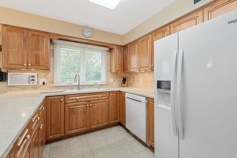 Tiny photo for 3930 Bordeaux Court, Northbrook, IL 60062 (MLS # 12413070)