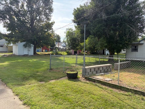 Tiny photo for 323 W Chestnut Street, Mason City, IL 62664 (MLS # 12753889)