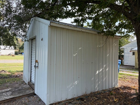 Tiny photo for 323 W Chestnut Street, Mason City, IL 62664 (MLS # 12753889)