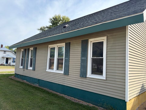 Tiny photo for 323 W Chestnut Street, Mason City, IL 62664 (MLS # 12753889)
