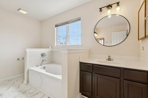 Tiny photo for 2208 Grand Pointe Trail, Aurora, IL 60503 (MLS # 12567088)