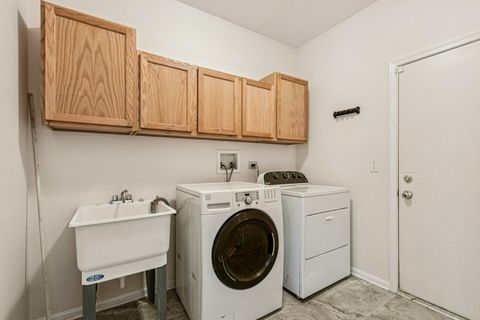 Tiny photo for 2208 Grand Pointe Trail, Aurora, IL 60503 (MLS # 12567088)