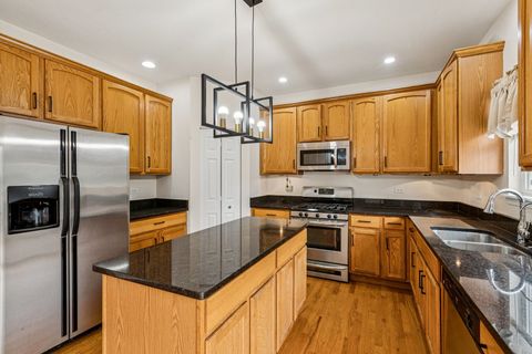 Tiny photo for 2208 Grand Pointe Trail, Aurora, IL 60503 (MLS # 12567088)