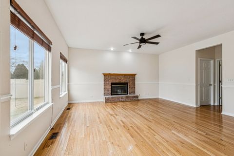 Tiny photo for 2208 Grand Pointe Trail, Aurora, IL 60503 (MLS # 12567088)